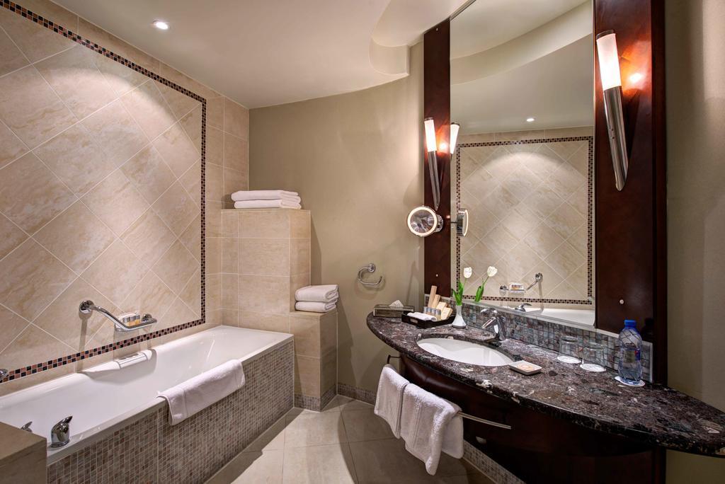 Corinthia Tripoli Hotel エクステリア 写真