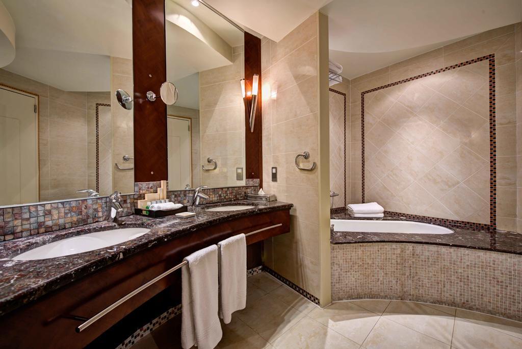 Corinthia Tripoli Hotel エクステリア 写真