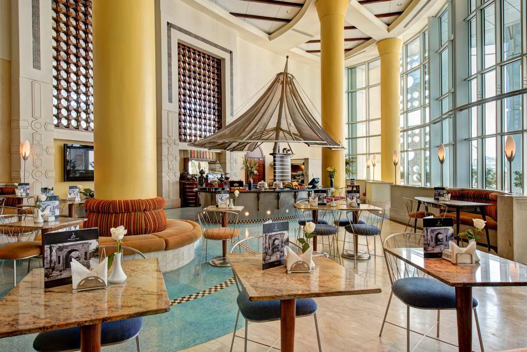 Corinthia Tripoli Hotel エクステリア 写真